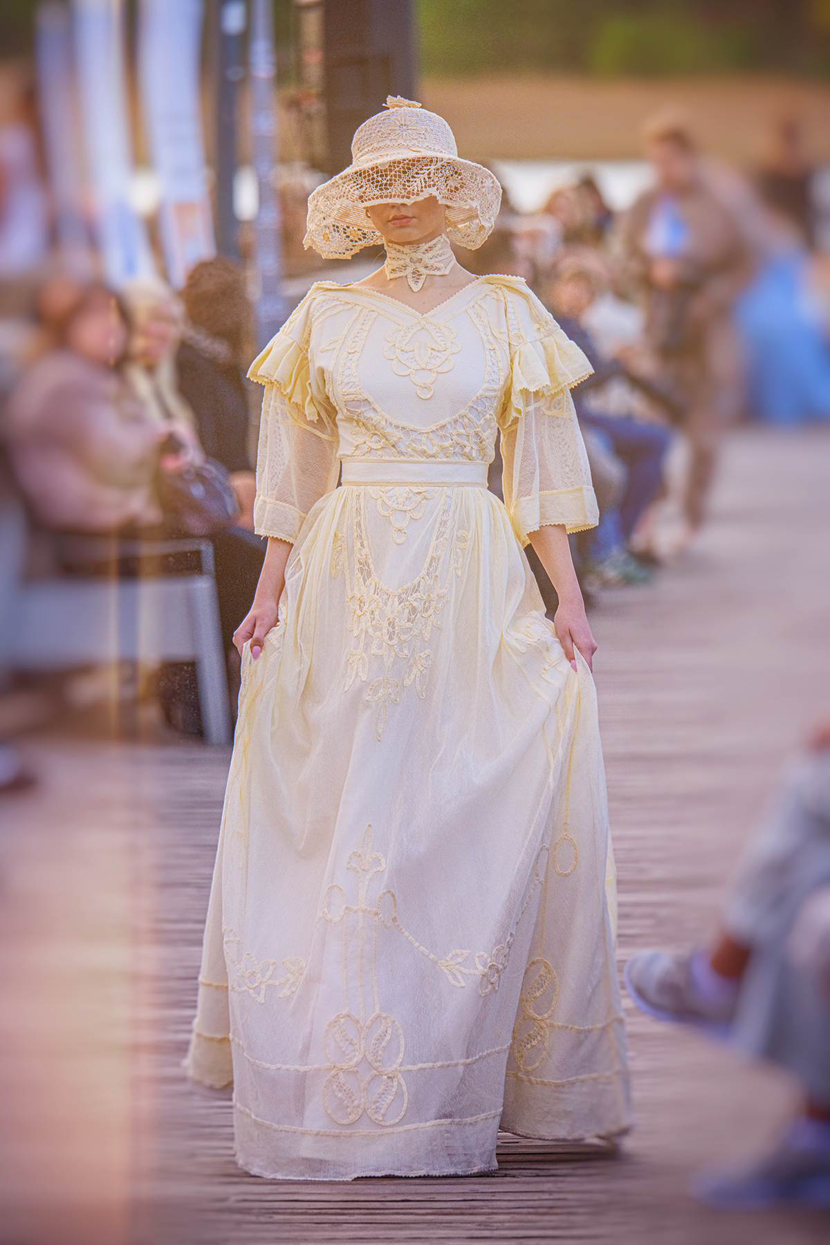 International Cały Fashion 2026 nad jeziorem Ukiel w Olsztynie pokazało, jak moda, makijaż, backstage i regionalna energia tworzą profesjonalne wydarzenie beauty & fashion.